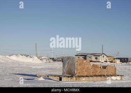 Seitenansicht eines traditionellen Inuit cargo Schlitten oder Komatik im arviat Stil in der Kivalliq Region, Nunavut Kanada Stockfoto