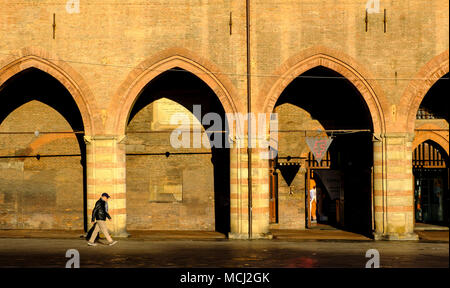 Am frühen Morgen im Palazzo d'Accursio), Bologna, Italien Stockfoto