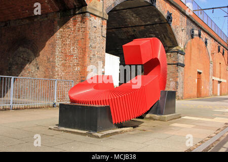 Eine Skulptur, die Generierung von Möglichkeiten, von Paul Frank Lewthwaite zum 175. Jahrestag der Umist im Jahr 1999 zu markieren. Bild Nr. 2 in einer Reihe von 5. Stockfoto