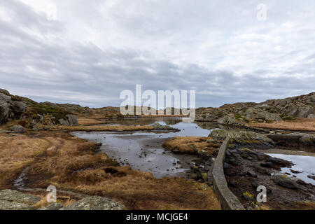 Die Rovaer Archipel in Haugesund, in der norwegischen Westküste. Bleibt der prähistorischen Siedlung ist hier in Gronavikjo gefunden. Rovaer ist ein kleines gro Stockfoto