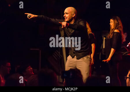 Die Schweizer Reggae und ragas Sänger Dodo live in der schüür Luzern, Schweiz Stockfoto