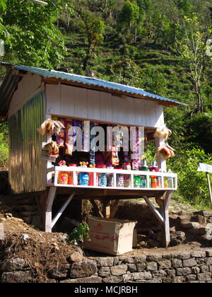Lachen, Sikkim, Indien, 12. APRIL 2011: einen lokalen Speicher auf dem Ausläufer des Himalaya Mountain in Haines City, Sikkim, Indien Stockfoto
