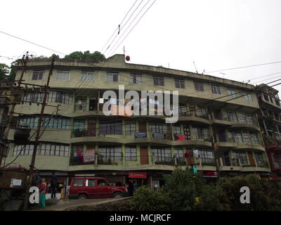 Darjeeling, Indien, 15. April 2011: Die alten lokalen Apartment in Darjeeling, Indien Stockfoto