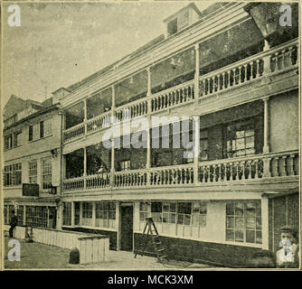 . Die "OEOEGE." Ende der London Bridge. Es war eine enge Gasse, die zu Southwark Street, mit knorrigen Steinen gepflastert und eingemauert mit hohen Häusern. Brücke Fuß ist eine Sache der Vergangenheit, und der London Bridge Station steht auf der Website von es. "High Street, Borough" sind, ist sehr unterschiedlich von meditcval nicht nur Tage, sondern sogar von Coaching. Die vielen alten Gasthäuser, Front in Richtung der Straße, dating ihren Wohlstand Stockfoto