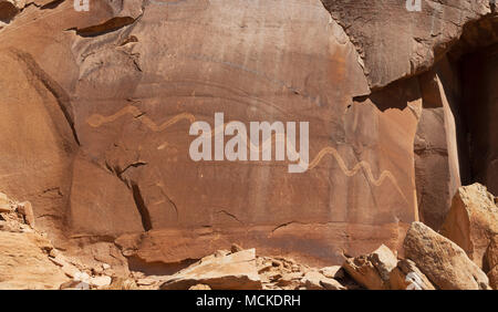 Die Solstice Schlange ist eine alte Archäoastronomie Standort in der Nähe von Moab, Utah. Ein Schatten ist genau auf den Kopf der Schlange auf die Sommersonnenwende, Kennzeichnung der Stockfoto