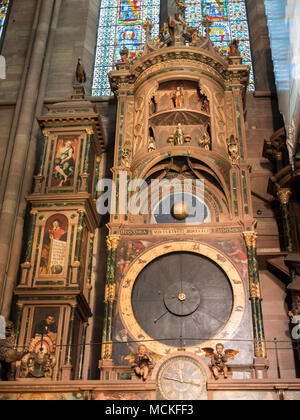 Astronomische Uhr in der Kathedrale von Straßburg Stockfoto