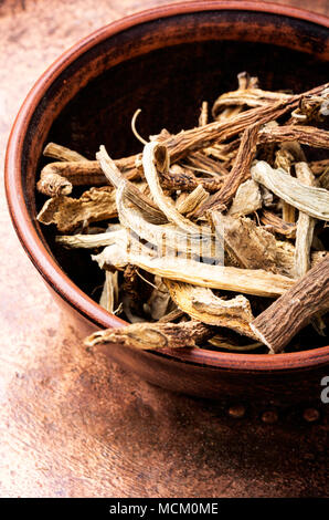 Arzneimittel Rohstoffe aus Wurzeln und Rhizome inula. Root elecampane Stockfoto