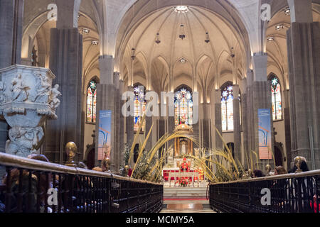 Teneriffa, Kanarische Inseln, Klerus während der Palmsonntag Karwoche Service in der Kathedrale von San Cristóbal de La Laguna. Stockfoto