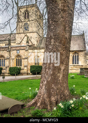 St Johns Pfarrkirche im Frühjahr auf Knaresborough North Yorkshire England Stockfoto