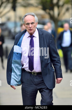 Peter Bone MP (Con: Wellingborough) auf College Green, Westminster, April 2018 Stockfoto