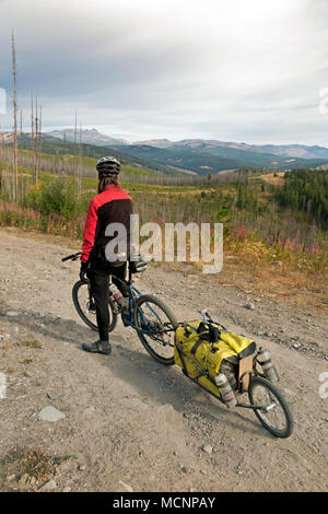 WA 15254-00 ... WASHINGTON - mit Blick auf die Toats Coulee Creek Entwässerung von einem Aussichtspunkt nördlich von Totenkopf Ridge in Loomis State Forest. Stockfoto