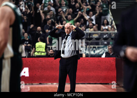 Athen, Griechenland. 17 Apr, 2018. 17. April 2018, Griechenland, Athen: Basketball Euroleague, Panathinaikos Athen vs Real Madrid: Real Madrid Trainer Pablo Laso. Credit: Angelos Tzortzinis/dpa/Alamy leben Nachrichten Stockfoto