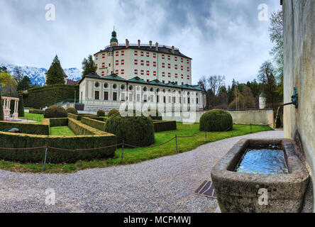 Schloss Ambras bei Innsbruck Stockfoto