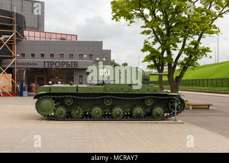 Bogorodskoye, Russland - 13. SEPTEMBER 2015: schwere Panzer KV - 1. Ausstellung der Gedenkstätte "Durchbruch bei der Belagerung von Leningrad'. 40 Kilom Stockfoto