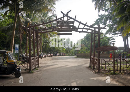 Hölzerne Tor entranceat Radhanagar Strand auf Havelock Island, Andaman und Nicobar Inseln, Indien. 18. Januar 2018 Stockfoto