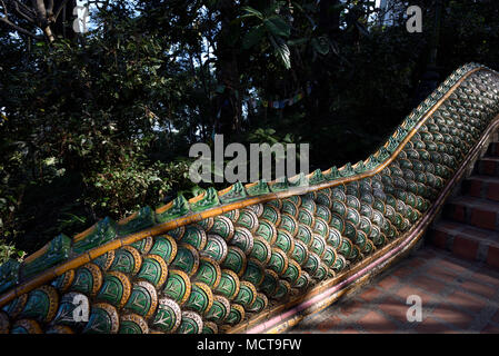 Dragon tail bei Naga Treppen, die lange Treppe zum Tempel Wat Phrathat Doi Suthep Rajvoravihara, Chiang Mai, Thailand Stockfoto