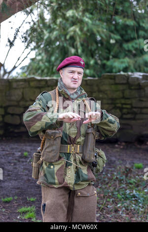 Soldaten im St Briavels Schloss, Geschichte in Aktion Stockfoto