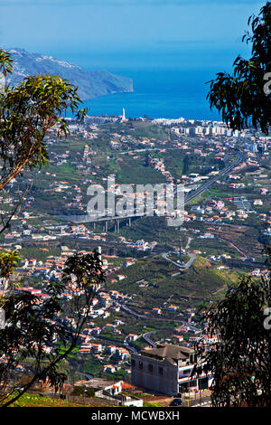 Portugal, Madeira; Cabo Girão Skywalk; höchsten in Europa; mehr als 1 500 Meter Klippe.; zwischen Camera de Lobos und Quinta Grande Stockfoto