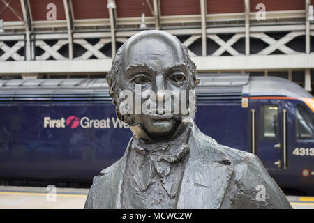 John's Doubleday Statue von Isambard Kingdom Brunel an der Paddington Station, Ausgang auf die Praed Street, Paddington, London, W2, UK Stockfoto