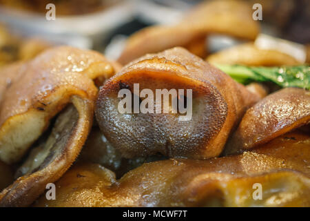 Detail von einem Schwein Nase an einer Garküche am Wochenende Markt, Phuket, Thailand Stockfoto