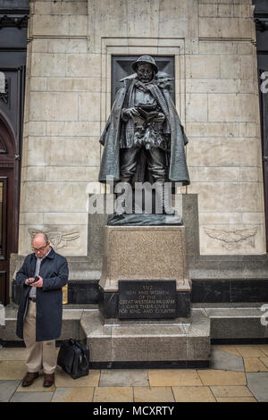 Charles Sargeant Jaggers The Great Western Railway war Memorial in Paddington Station, Praed Street, Paddington, London, W2, VEREINIGTES KÖNIGREICH Stockfoto