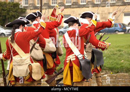 Geschichte erwacht zum Leben: Der pulteney Regiment, die 13 Fuß reenactors, Badewanne, Großbritannien Stockfoto