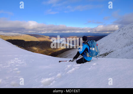 Blick über Styhead Tarn von Beginn der Korridor zum Scafell Pike Stockfoto