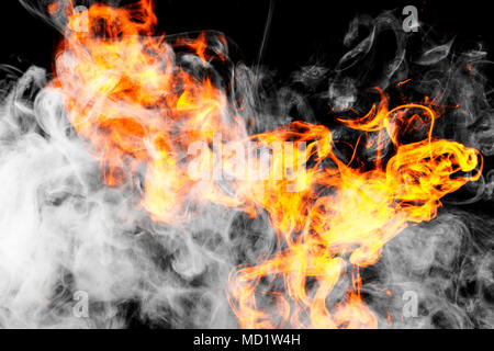 Feuer flammen Hintergrund. Cloud der feurigen Rauch auf einem schwarzen Hintergrund isoliert. Hintergrund aus dem Rauch von vape Stockfoto