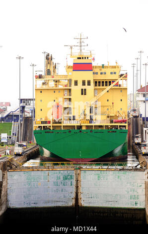 Frachtschiff Panama Canal Stockfoto