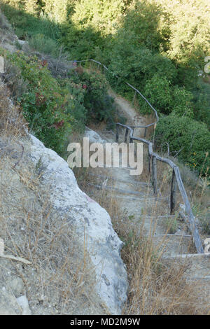 Stein Schritte weg auf einem Hügel, Kreta, Griechenland Stockfoto