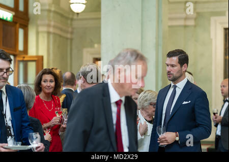 Stockholm, Schweden, 12. September 2017. Eröffnung des Reichstags. Vermischen und Interviews nach der Sitzung. Stockfoto