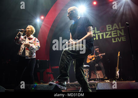 Professor Grün und Emeli Sande durchführen an den Global Citizen Live Event am 02 Brixton Academy, London Stockfoto