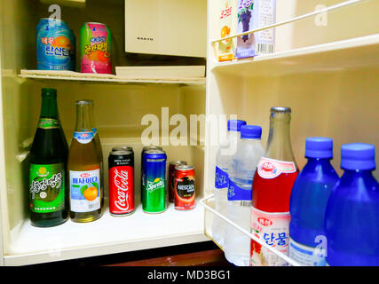 Koryo hotel, Mar 31, 2018: ein Kühlschrank im Zimmer von Koryo Hotel in Pyongyang, Nordkorea. Redaktion VERWENDEN SIE NUR Credit: Koreanischer Kunst Performance Pressekorps/LBA/Alamy leben Nachrichten Stockfoto