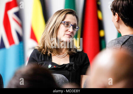 London, Großbritannien. 18. April 2018. Kanadische Außenminister, Chrystia Freeland am runden Tisch während der Tagung der Regierungschefs des Commonwealth in Lancaster House in London, Vereinigtes Königreich, am 18. April 2018. Der britische Minister Boris Johnson ist, der die Konferenz hostet. Quelle: Michal Busko/Alamy leben Nachrichten Stockfoto