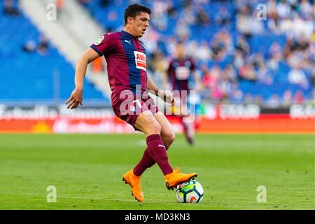 Spanien - 18. April: SD Eibar defender Ander Capa (7) während des Spiels zwischen RCD Espanyol v Eibar für die Runde 33 der Liga Santander, an Cornella-El Prat Stadion am 18. April 2018 in Barcelona, Spanien gespielt. (Credit: Mikel Trigueros/Urbanandsport/Cordon Cordon Drücken Drücken) Stockfoto