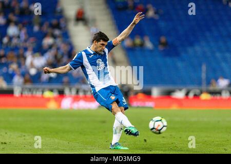 Spanien - 18. April: RCD Espanyol defender Javi Lopez (16) Während des Spiels zwischen RCD Espanyol v Eibar für die Runde 33 der Liga Santander, an Cornella-El Prat Stadion am 18. April 2018 in Barcelona, Spanien gespielt. (Credit: Mikel Trigueros/Urbanandsport/Cordon Cordon Drücken Drücken) Stockfoto