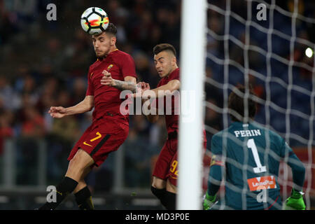 Rom, Italien. 18 Apr, 2018. 18.04.2018. Stadio Olimpico, Rom, Italien. Serie A Roma vs Genua. Pellegrini in Aktion während der Partie im Stadio Olimpico in Rom. Credit: Unabhängige Fotoagentur/Alamy leben Nachrichten Stockfoto