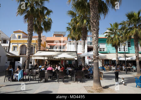 Restaurants entlang des Paseo Maritimo el Pedregal in Pedregalejo, Malaga, Costa del Sol, Andalusien, Spanien, Europa Stockfoto