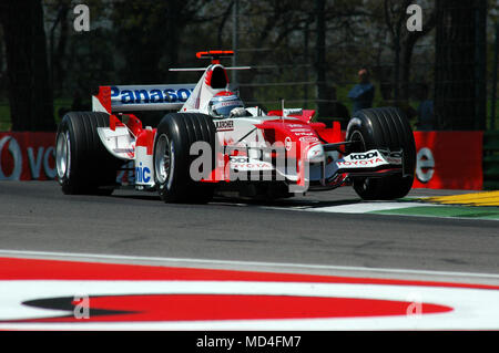 22 April 2005, Grand Prix von San Marino der Formel 1. Jarno Trulli drive Toyota F1 während Qualyfing Sitzung in Imola in Italien. Stockfoto