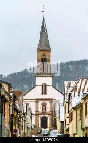 St. Matrin Kirche in Kintzheim, einem Dorf in Bas-Rhin - Elsass, Frankreich Stockfoto