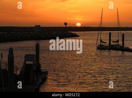 Sonnenuntergang in King Harbor in Redondo Beach, Los Angeles County, Kalifornien Stockfoto