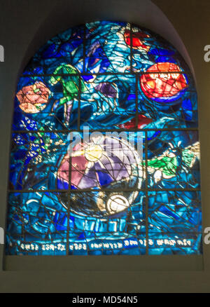 Kirchenfenster von Chagall, die den Stamm Simeon an der Hadassah Krankenhaus in Jerusalem. Stockfoto