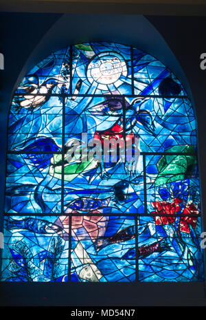 Kirchenfenster von Chagall, die den Stamm Ruben an der Hadassah Krankenhaus in Jerusalem. Stockfoto