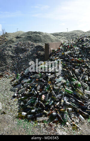 Glas Recycling Factory in Shetland, Abbaut. verwendet, Flaschen und Gläser für den Einsatz in Betonplatten und Sandstrahlen Stockfoto