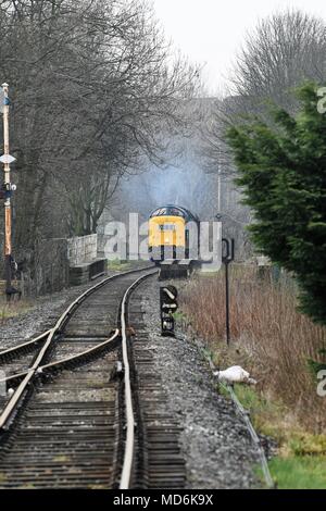 Ramsbottom, Lancashire, UK. 14. April 2018 Deltic Diesellok "Alycidon' D 9009 Klasse 55 Stockfoto