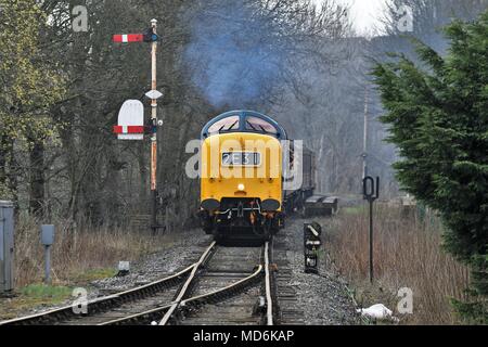 Ramsbottom, Lancashire, UK. 14. April 2018 Deltic Diesellok "Alycidon' D 9009 Klasse 55 Stockfoto