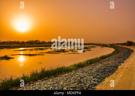 Schönen Sonnenaufgang im See, Jeddah - Saudi-Arabien wider Stockfoto