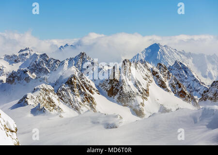 Ein Winter Blick vom Mt. Titlis in der Schweiz. Der Titlis ist ein Berg, an der Grenze der Kantone Obwalden und Bern, es i Stockfoto