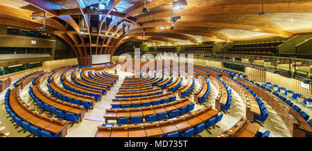 Das Plenum der Parlamentarischen Versammlung des Europarats, Tempo. Der Europarat ist eine Organisation, deren Ziel es ist, die Menschenrechte, die Demokratie und die Rechtsstaatlichkeit in Europa zu wahren Stockfoto