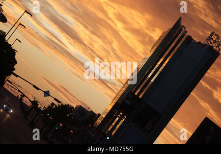 Amanecer de Nuevo Dia de Hermosillo. Contra Luz de la Torre de Hermosillo. Stockfoto